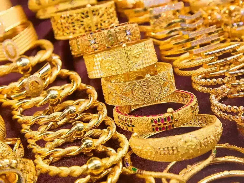 Gold price in Pakistan drops significantly amid market fluctuations