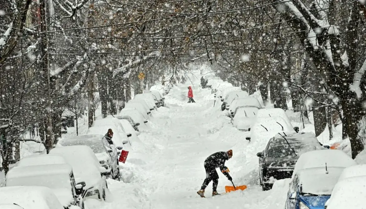Snow storm warning: Significant spring snowstorm hits Colorado and Wyoming