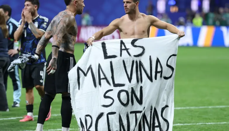 World Cup 2026: Fifa 'assessing reports' after Argentina players hold Falklands banner