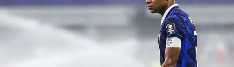France, England prepare for gloomy send-off