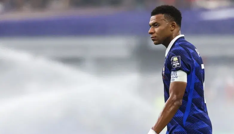 France, England prepare for gloomy send-off