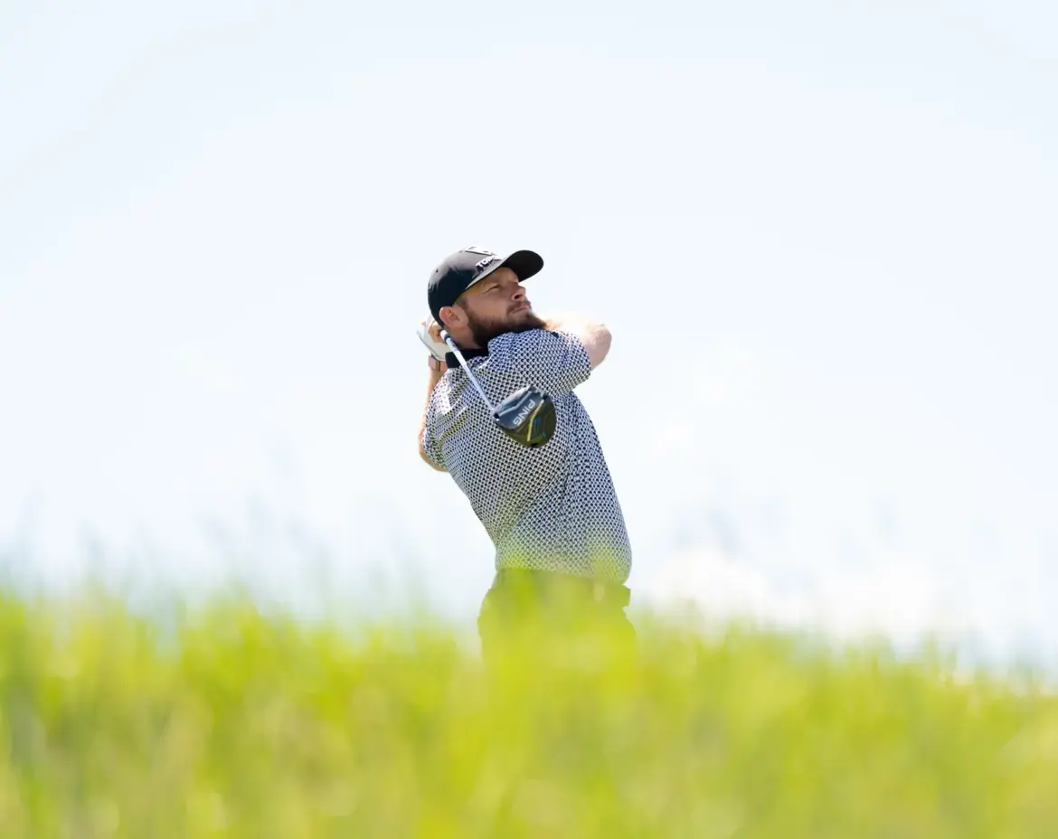 North Berwick: Genesis Scottish Open play halted by fog, Fitzpatrick shares lead