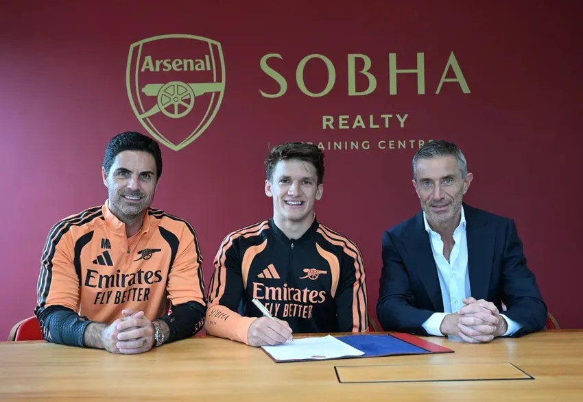 Christos Tzolis signs for Arsenal